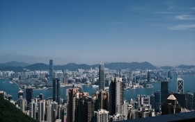 曠逸國際控股有限公司委任執行董事